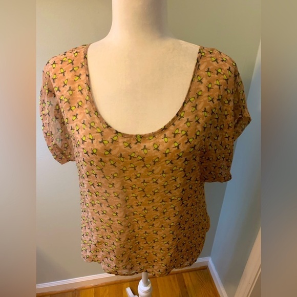 Charlotte Russe beige tunic with bird motif, size L - Picture 1 of 6